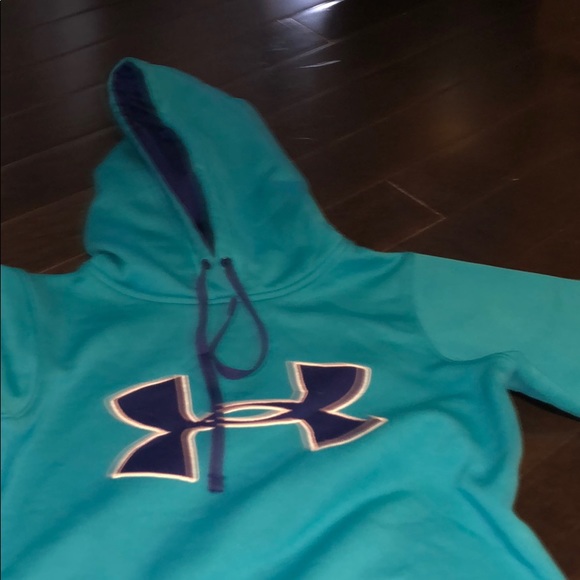 Sweatshirt - Picture 1 of 2